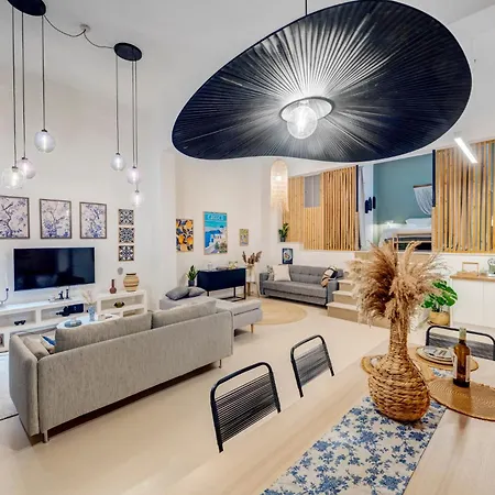 Six Keys * Ermoupoli