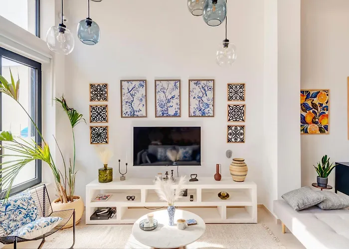 Six Keys * Ermoupoli