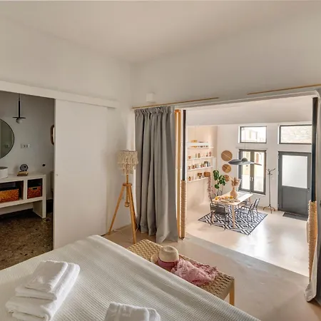 Apartment Six Keys Ermoupoli