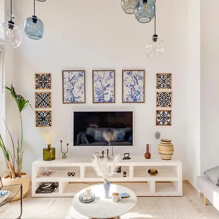 Six Keys * Ermoupoli