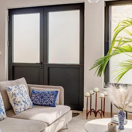 Six Keys * Ermoupoli