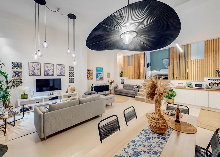 Six Keys * Ermoupoli