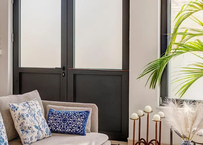 Six Keys * Ermoupoli